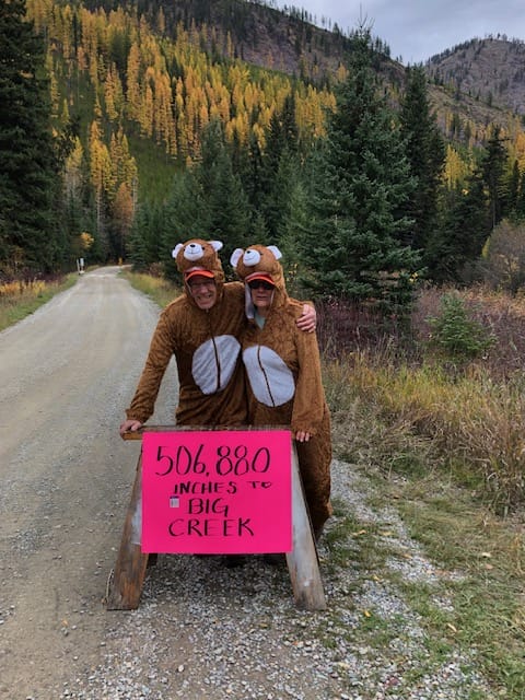 You are BEAR-ly there! Volunteers cheering on our runners in 2023